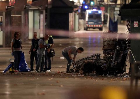 Número de mortes de ataques na Espanha aumenta para 14  