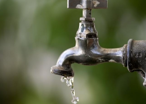 Falta de energia deixa bairros sem água na zona Norte de Manaus