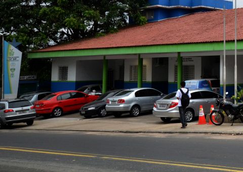 Em Manaus, homem é detido por bater e cuspir em esposa mas afirma que fez tudo 'por ciúme'