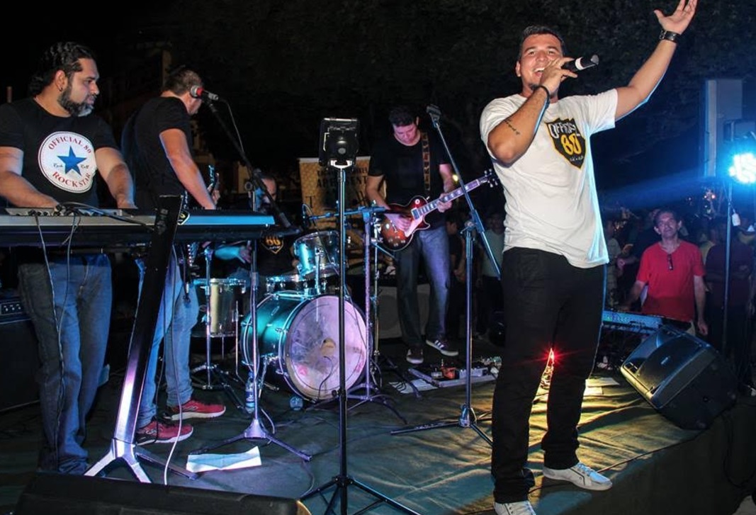 Banda Official 80 comanda a noite deste sábado no Park Vieiralves