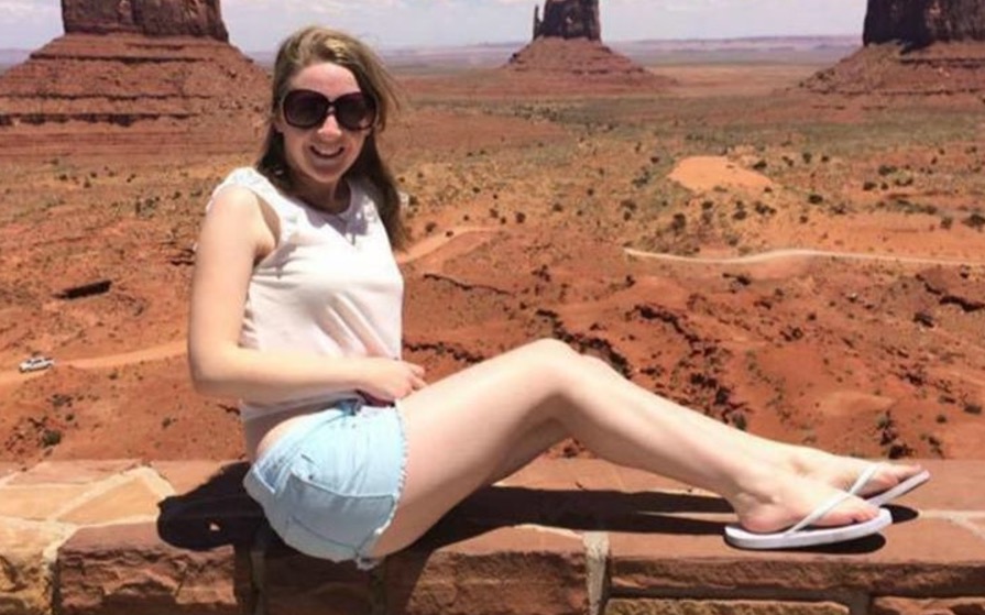 Jovem faz descoberta devastadora ao notar que saía leite dos seios sem estar grávida 