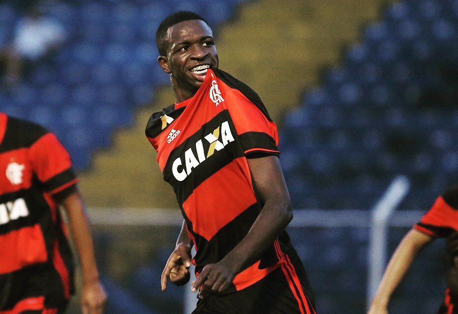 Vinícius Jr. brilha e Flamengo vence na estreia de Rueda na Ilha do Urubu 