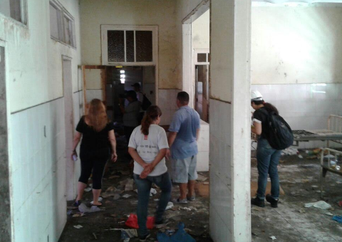  Santa Casa de Misericórdia começa a receber serviços de limpeza e retirada de entulhos