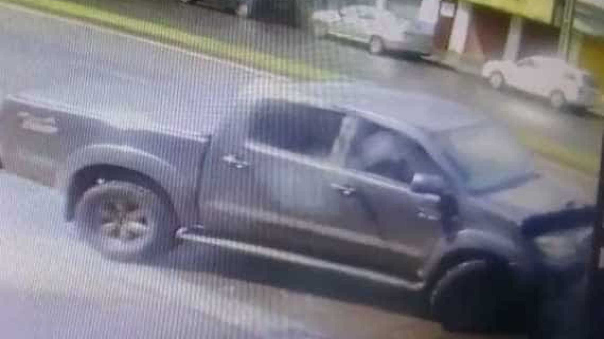 Irritado, cliente abre fogo em açougue e deixa uma pessoa morta