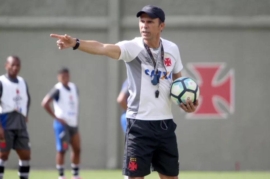 Vasco demite Milton Mendes 