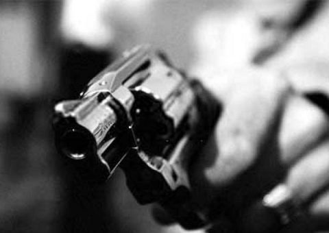 Homem é baleado nas nádegas após troca de tiros com polícia em Manaus