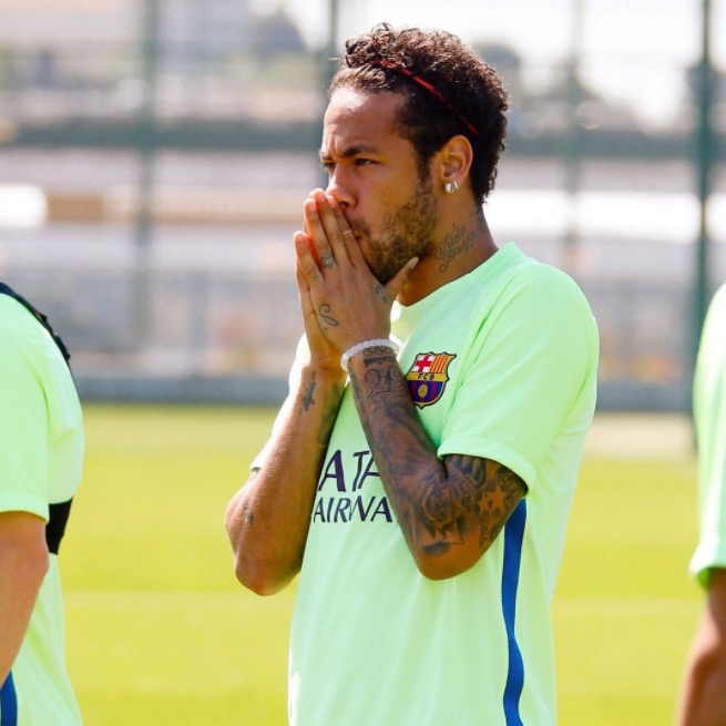 Barcelona denuncia Neymar por quebra de contrato e cobra R$ 31 milhões por danos