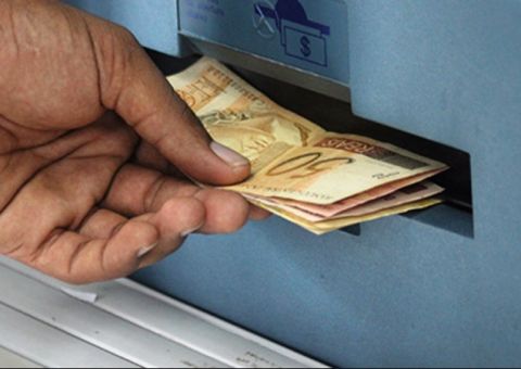 Redução de idade para saques do Pis/Pasep injetará R$ 15,9 bilhões na economia 