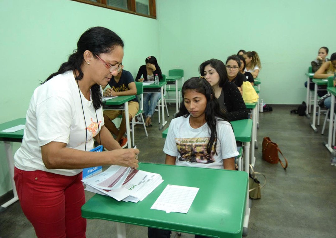 UEA divulga lista de isenção da taxa de inscrição do Vestibular e SIS 2017, acesso 2018 