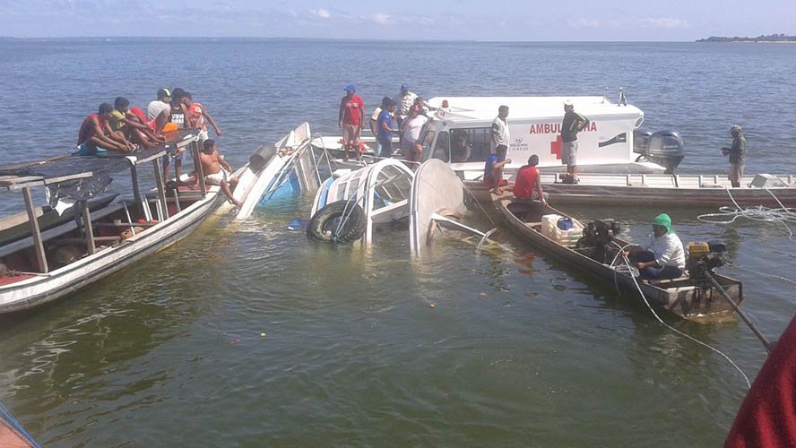 Barco que naufragou com 70 pessoas no Pará fazia transporte clandestino, diz governo
