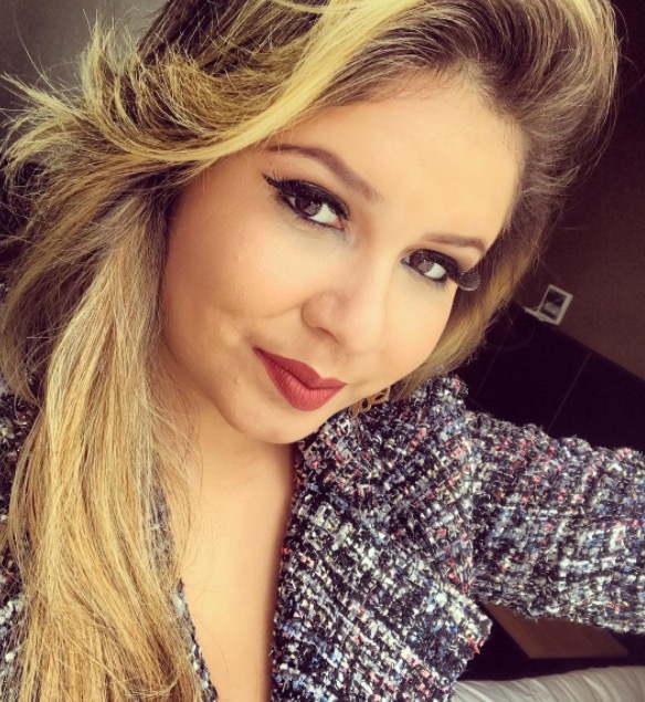 Marília Mendonça comemora solteirice após fim de noivado