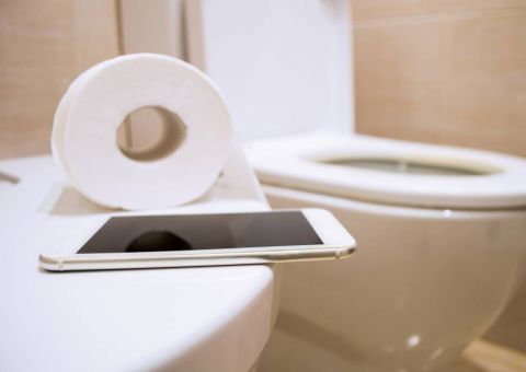 Celulares são 10 vezes mais sujos do que um vaso sanitário