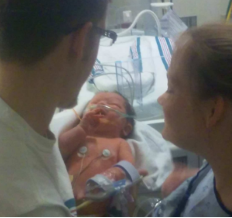 Pais garantem ter visto Jesus em exame de ultrassom de bebê