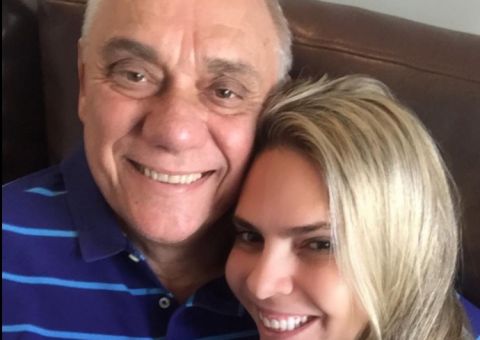 Namorada de Marcelo Rezende homenageia apresentador com tatuagem