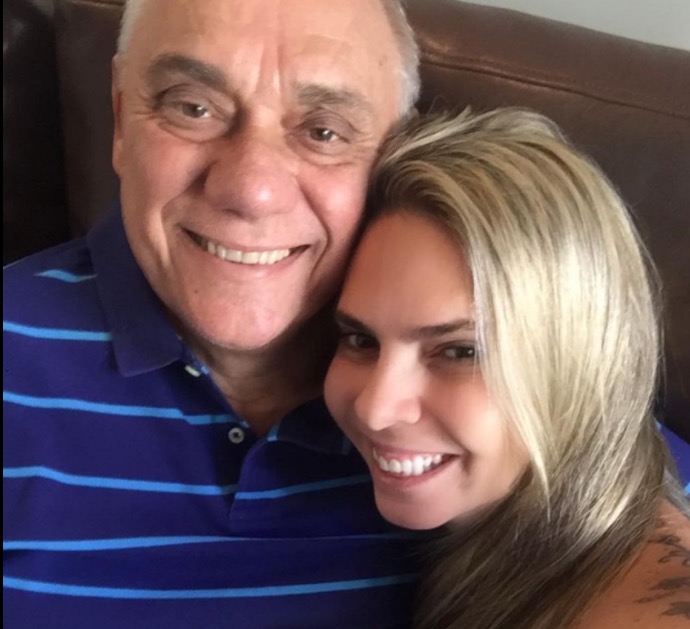 Namorada de Marcelo Rezende homenageia apresentador com tatuagem