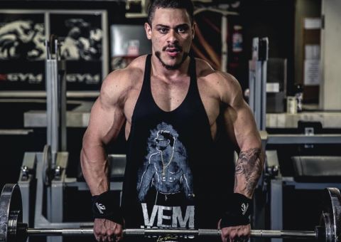 Léo Stronda é atração em shopping de Manaus nesta quinta-feira 