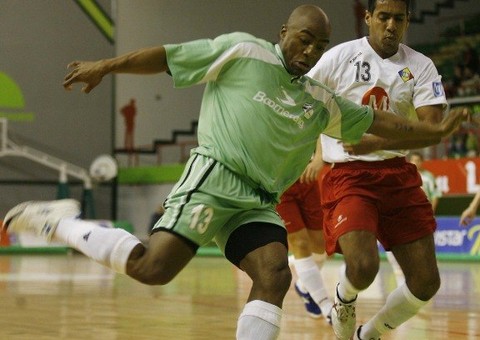 Jogador brasileiro morre a véspera de estrear em clube italiano