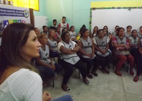 Moradores da zona rural participam de curso de qualificação no Amazonas 