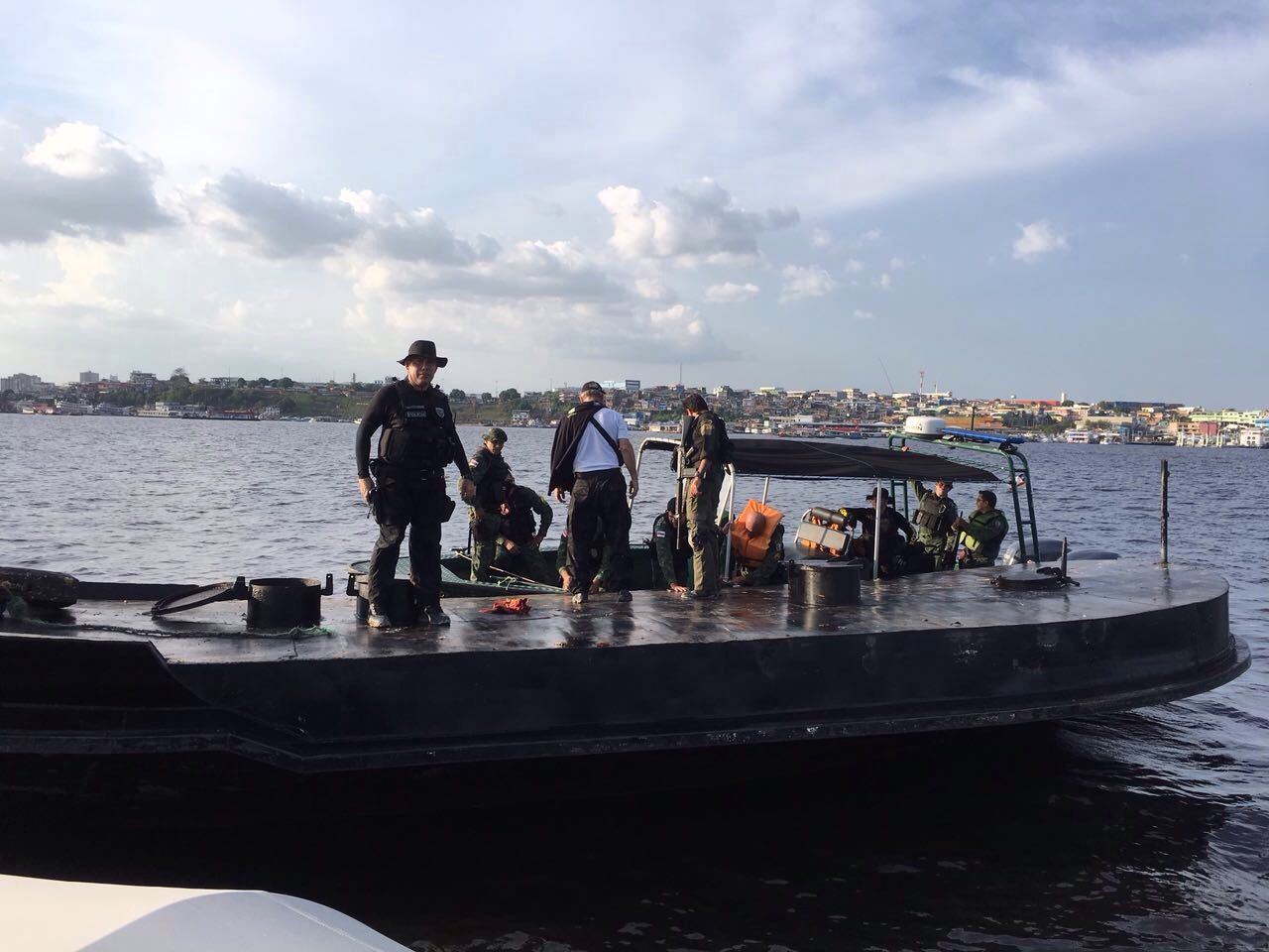 Embarcações e arma são apreendidas durante ‘Operação Panair’ em Manaus