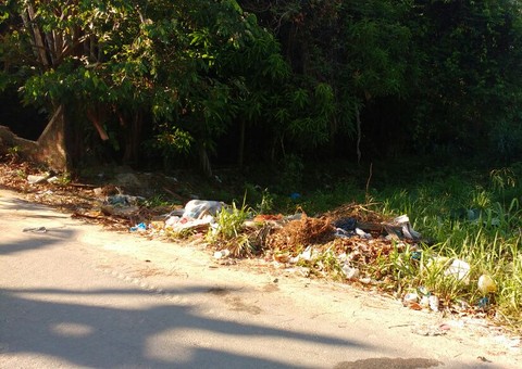 Corpo de homem degolado é encontrado por populares em Manaus