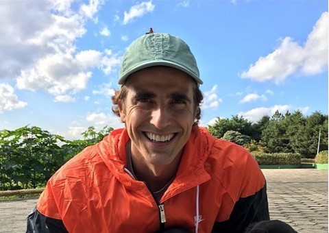 Vazam supostas fotos de Reynaldo Gianecchini aos beijos com outro homem em Ibiza