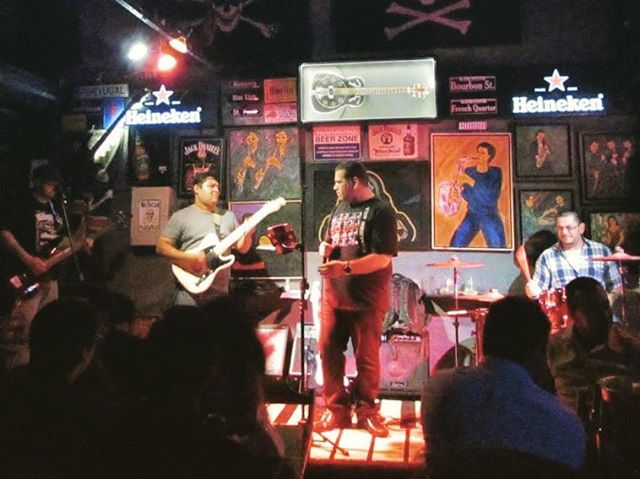 Jack 'n' Blues tem Happy Hour com clássicos do Rock