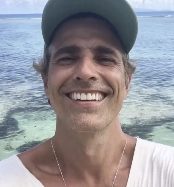 Fãs apontam galã da Globo como affair de Reynaldo Gianecchini após foto de beijo