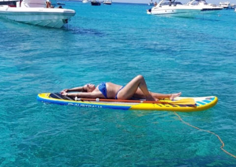 Aos 75, Suzana Vieira choca fãs ao exibir corpão em foto de biquíni