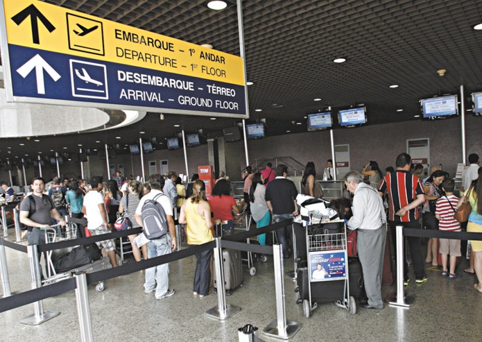 Governo pode antecipar concessão de aeroportos, afirma Meirelles