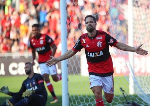 Embalado, Flamengo bate Atlético-PR no Rio e se consolida no G-6 do Brasileiro