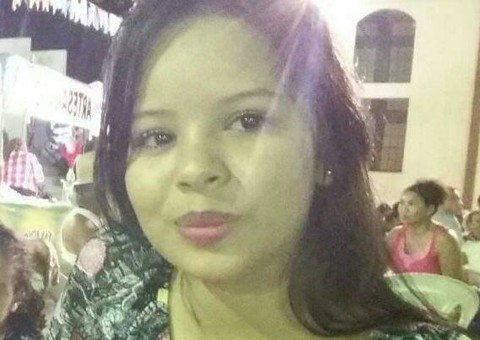 Adolescente sai para passear na Ponta Negra com amiga e desaparece 