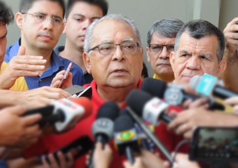 Amazonino pede que TCE interdite David Almeida 