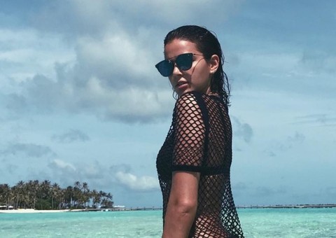 Bruna Marquezine quebra internet ao mostrar corpão de biquíni e marquinha sexy