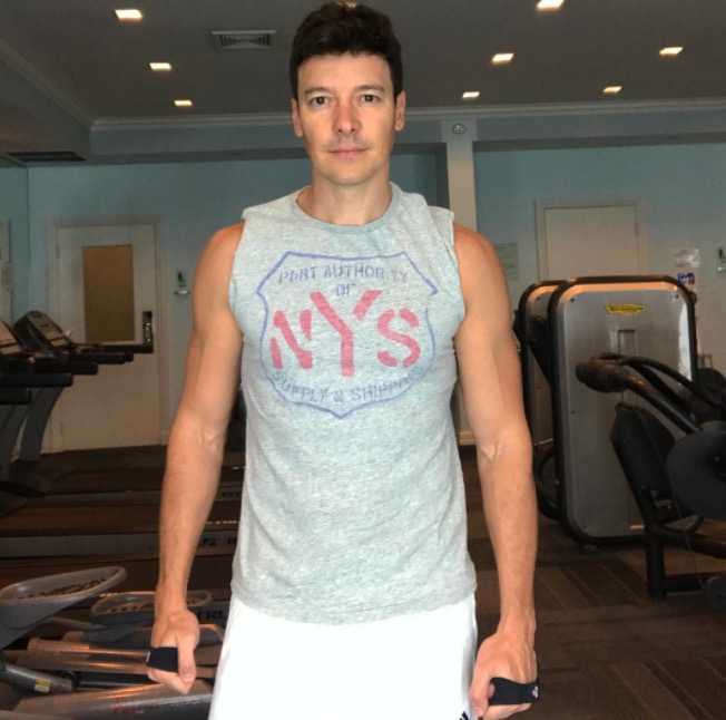 Rodrigo Faro posta foto íntima após fazer vasectomia 