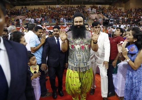 Guru indiano é condenado a 20 anos de prisão por estupro 