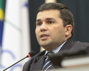 Fontes, uma grande baixa em um governo sem rumo