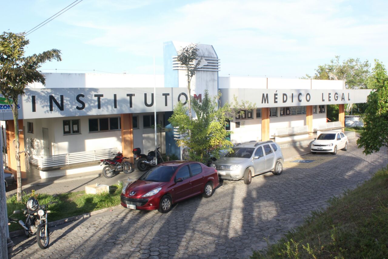 Jovem é executado dentro de lanchonete em Manaus