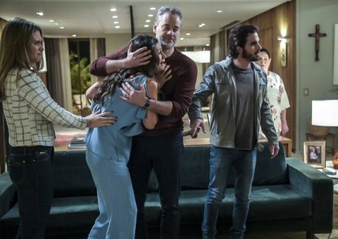 A Força do Querer: Ivana revela à família ser trans. Veja fotos