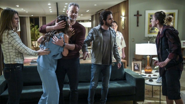 A Força do Querer: Ivana revela à família ser trans. Veja fotos