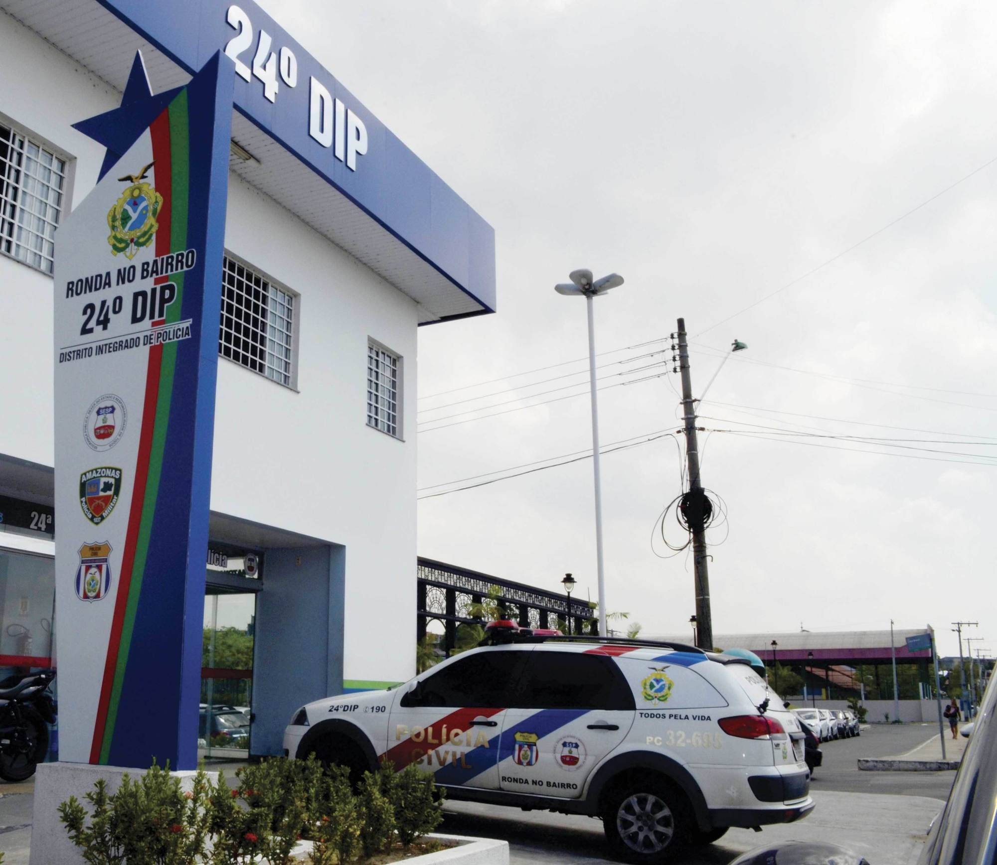 Policiais perseguem assaltante mas acabam atirando em 2 trabalhadores em Manaus