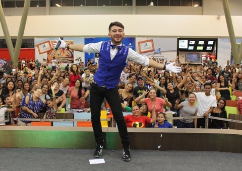 Quinta-feira é dia de stand up gratuito da tia Tal Qual 