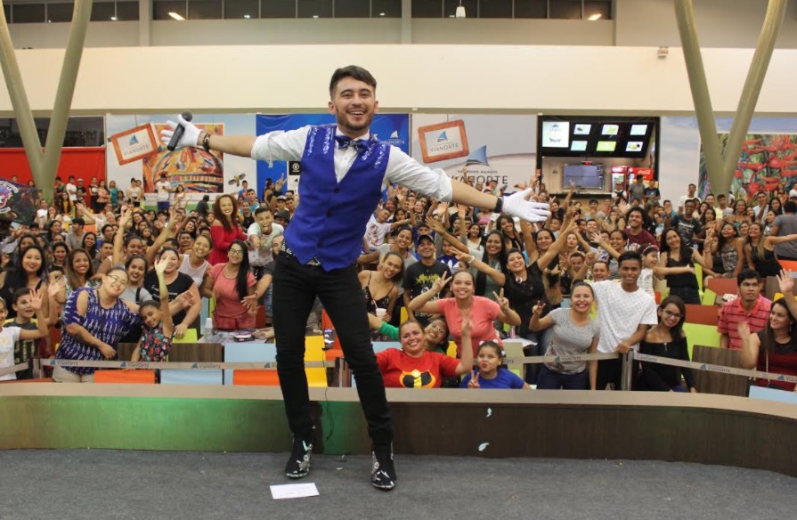 Quinta-feira é dia de stand up gratuito da tia Tal Qual 