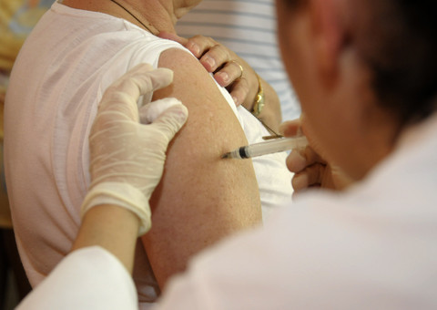 Vacinação em queda no Brasil preocupa autoridades por risco em doenças fatais