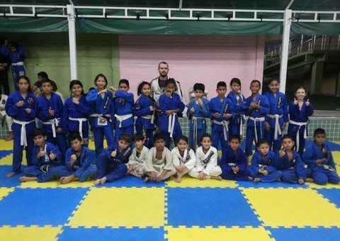  Projeto gratuito de Jiu-Jitsu no Abrigo Moacyr Alves atende público de todas as idades
