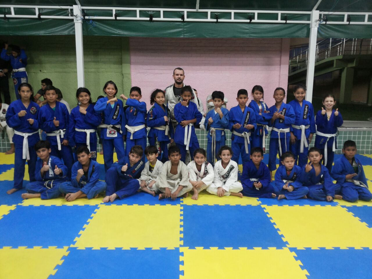  Projeto gratuito de Jiu-Jitsu no Abrigo Moacyr Alves atende público de todas as idades