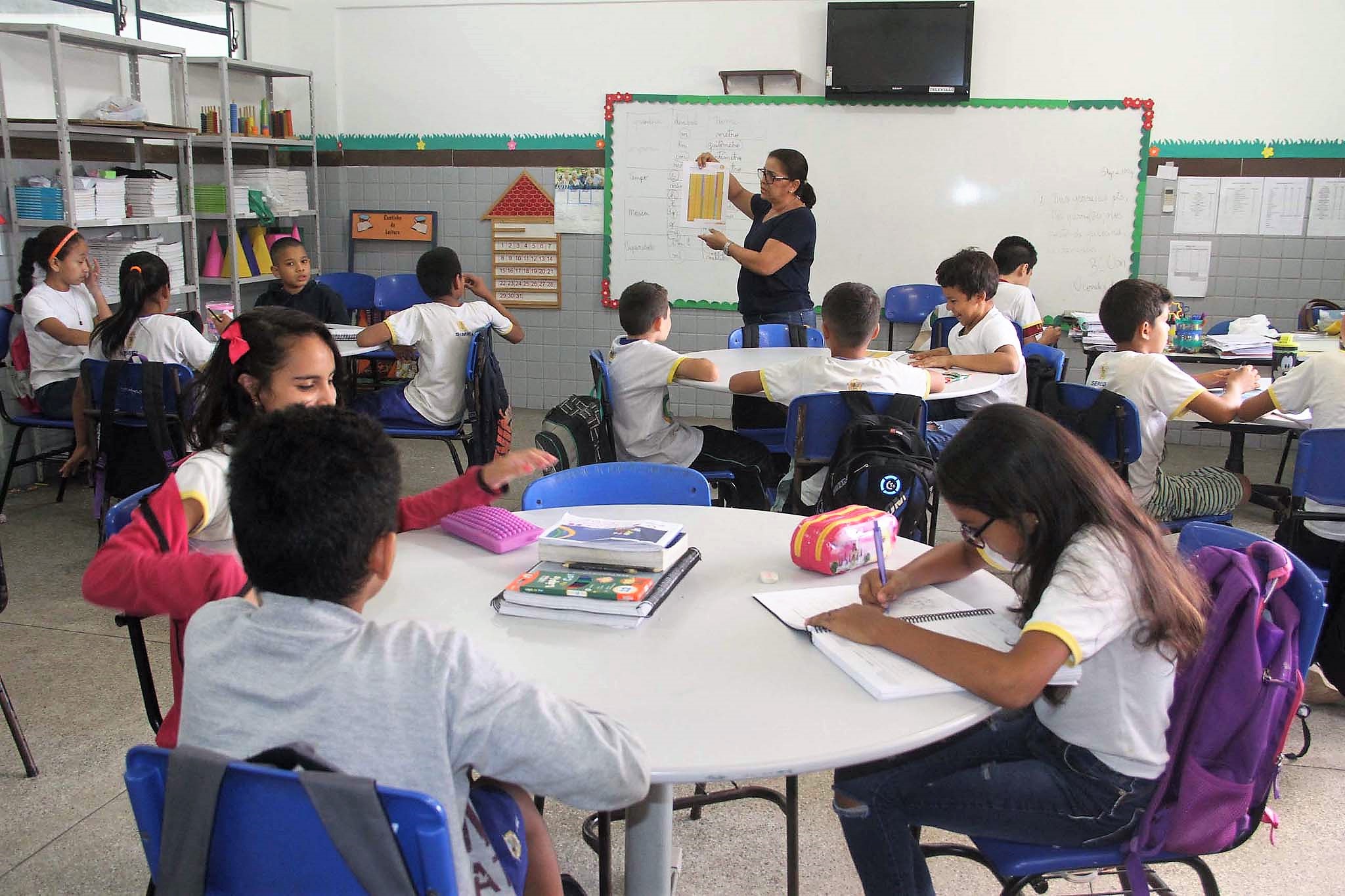 Aprendizado dos alunos melhora e abandono escolar diminui na rede municipal de Manaus
