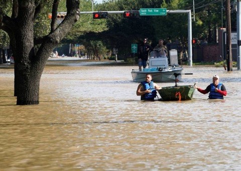 Venezuela doará US$ 5 milhões aos afetados pela tempestade Harvey  