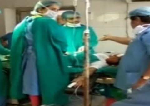 Médicos discutem durante cesariana e bebê morre asfixiado 