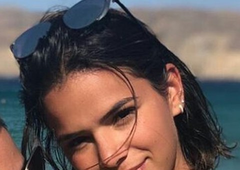 Bruna Marquezine volta a ostentar corpão de biquíni na web