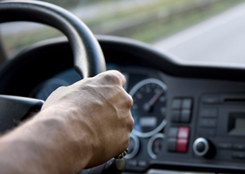 Motorista que teve rosto desfigurado em acidente de trabalho vai receber R$ 20 mil de indenização